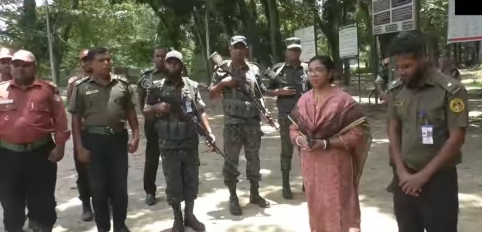 আলমডাঙ্গায় রাজনৈতিক দল ও সংখ্যালঘু সম্প্রদায়ের সঙ্গে আইনশৃঙ্খলা বিষয়ক সভা