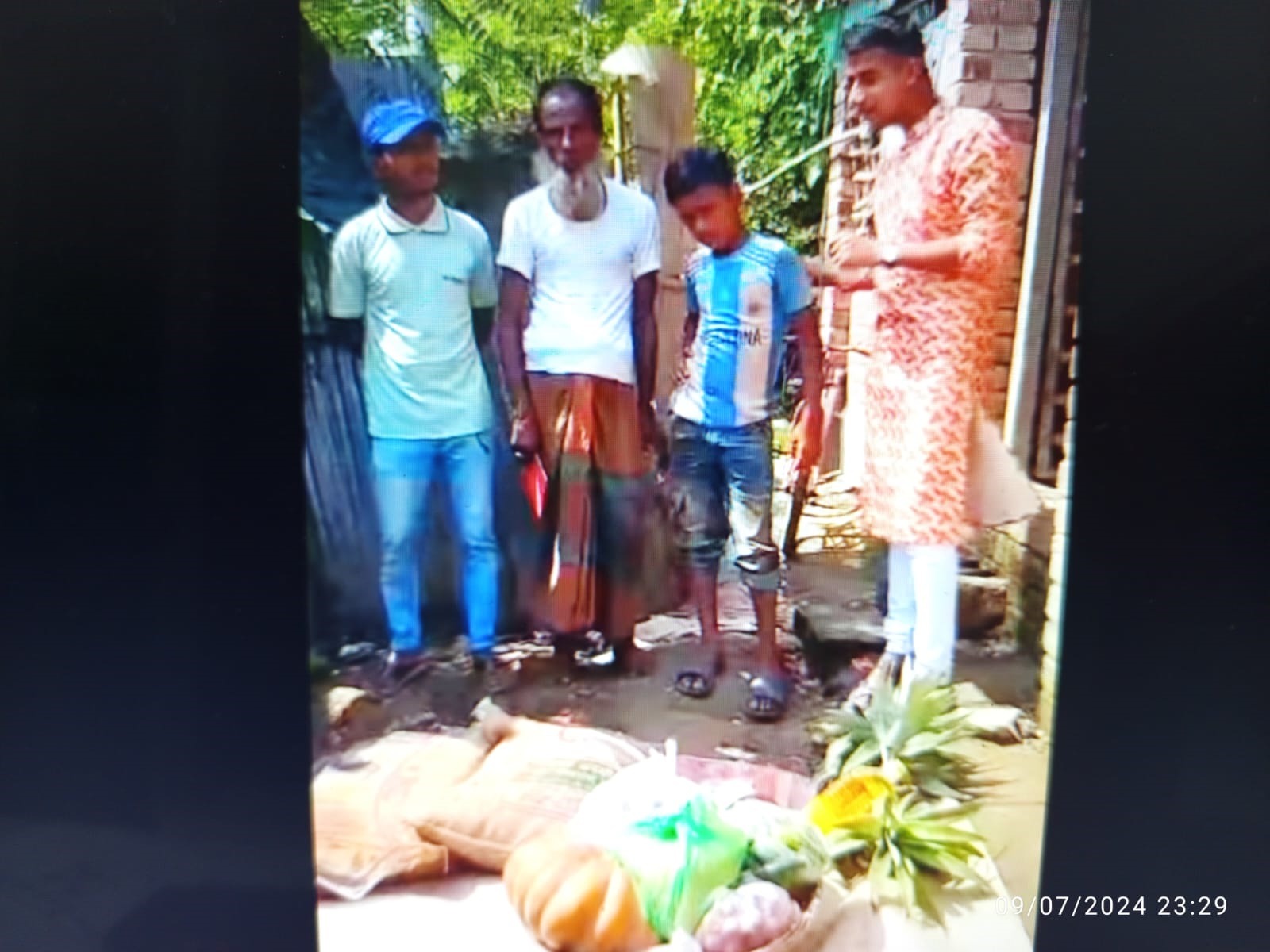 ভ্যান ছিনতাইয়ের পর শিশু জিহাদের বাড়িতে জ্বলেনি চুলা