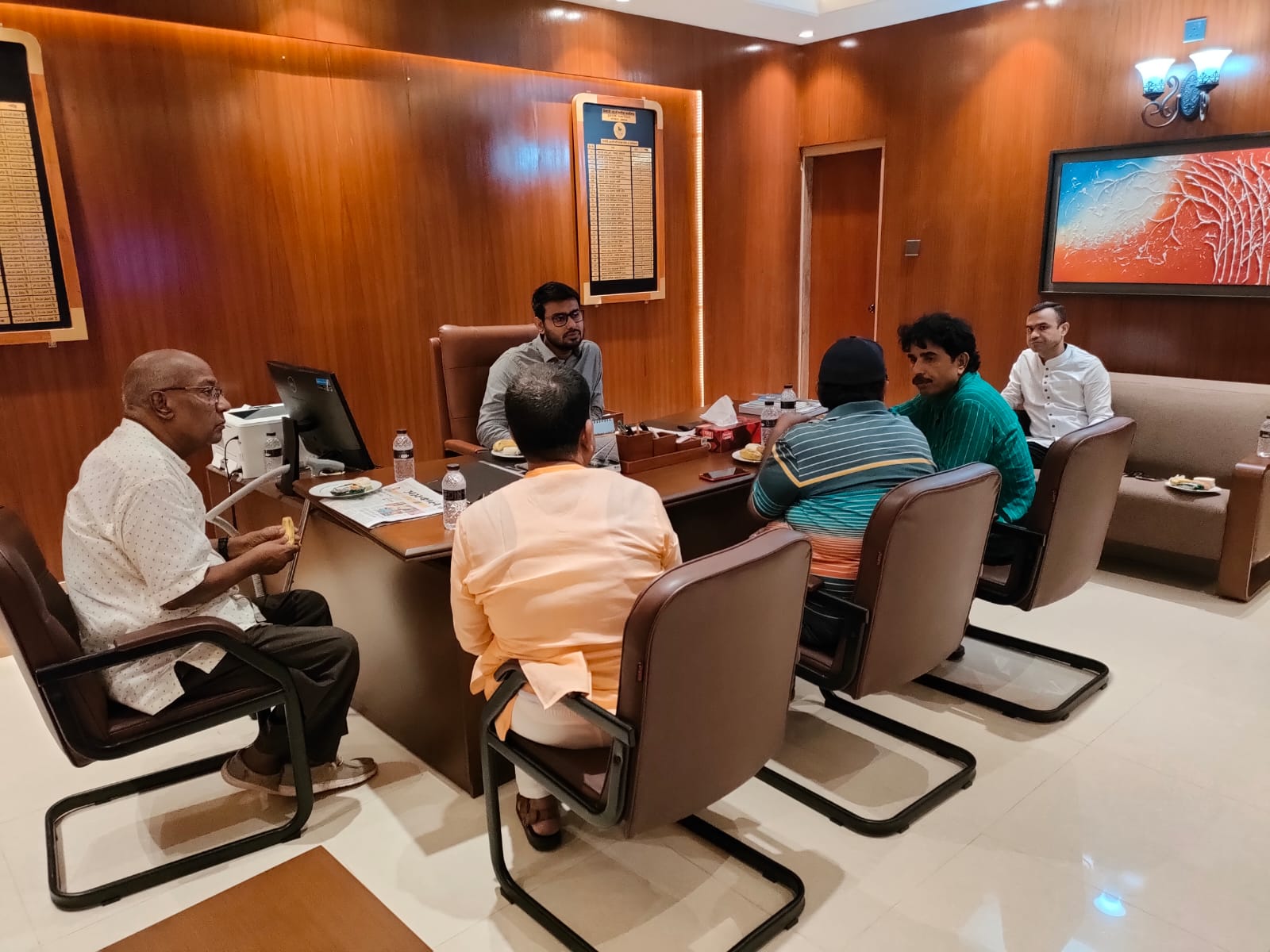 বেলা ও মাথাভাঙ্গা নদী বাঁচাও আন্দোলন কমিটির সাথে ডিসির মতবিনিময়