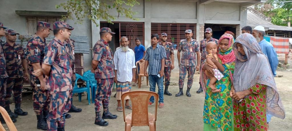 প্রকৌশলী শুভর পরিবারকে বিজিবির আর্থিক সহায়তা