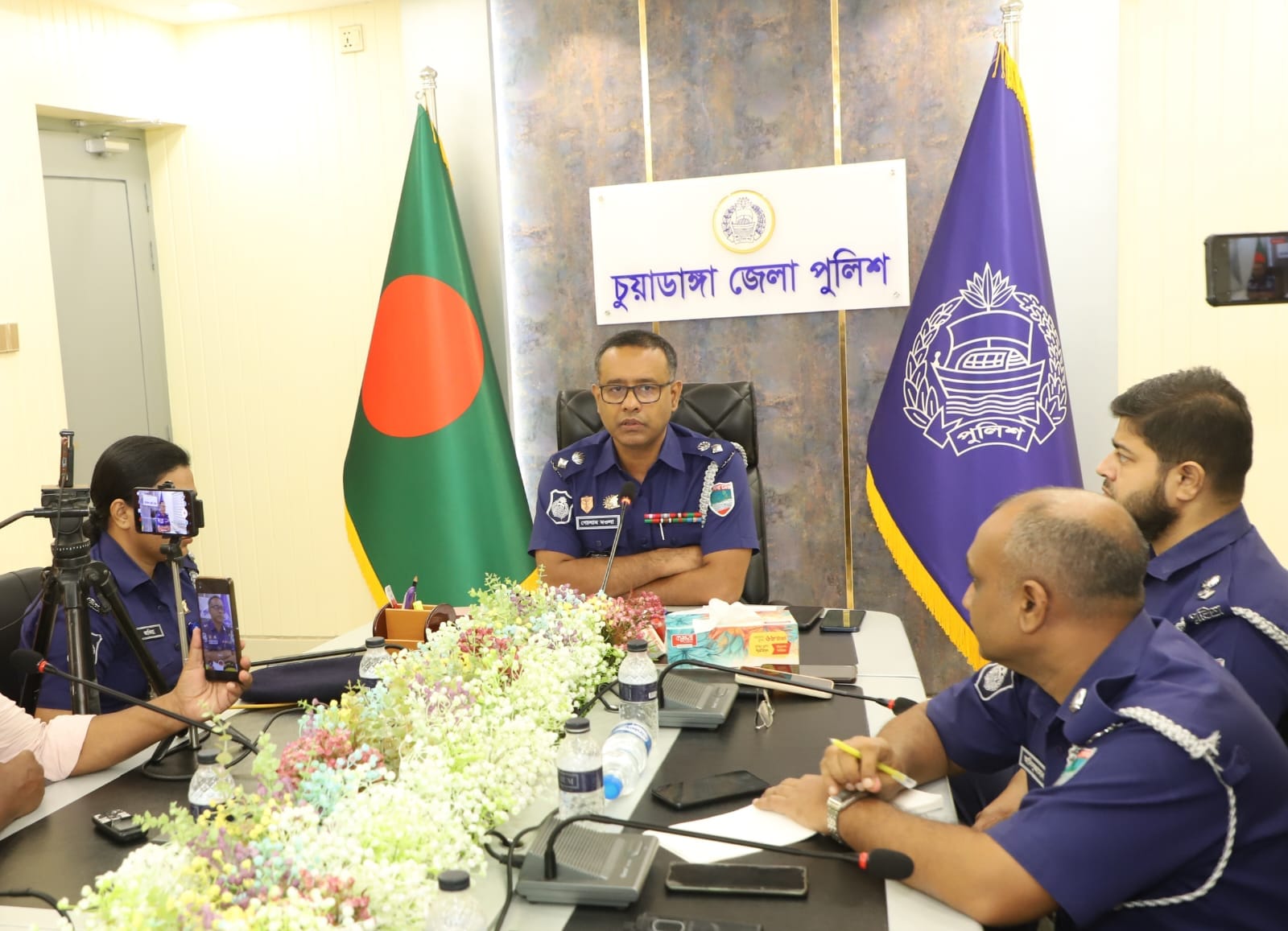 চুয়াডাঙ্গায় সাংবাদিকদের সঙ্গে নবাগত পুলিশ সুপার খন্দকার গোলাম মওলার মতবিনিময়