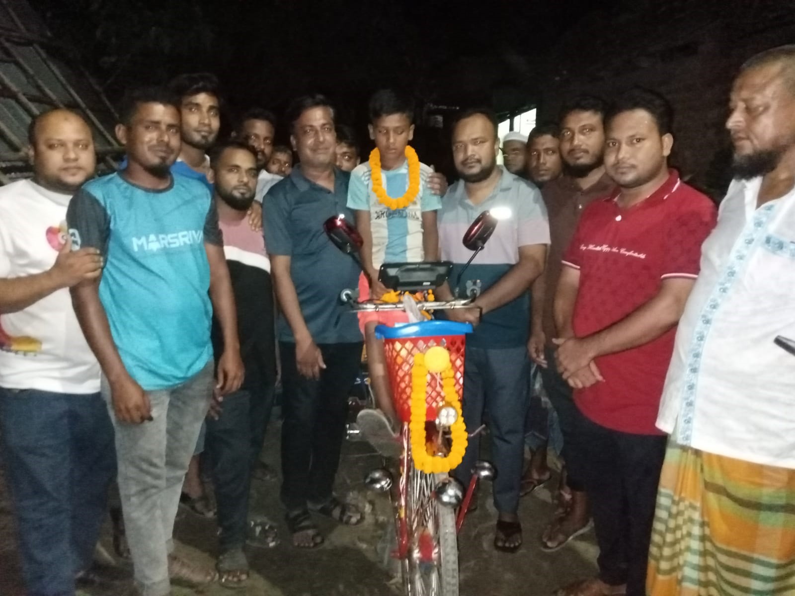 নতুন ভ্যান পেল সেই শিশু জিহাদ