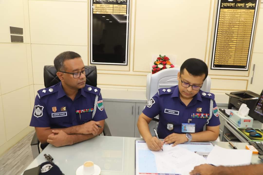 চুয়াডাঙ্গায় যোগদান করলেন নবাগত এসপি গোলাম মওলা