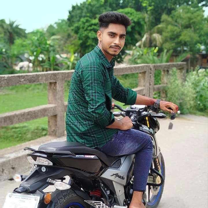 চুয়াডাঙ্গার জামালপুরে ট্রাক্টর চাপায় কলেজছাত্র নিহত