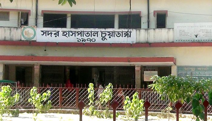 শিক্ষার্থীদের সহযোগিতায় প্রাণ বাঁচলো সাপুড়ের