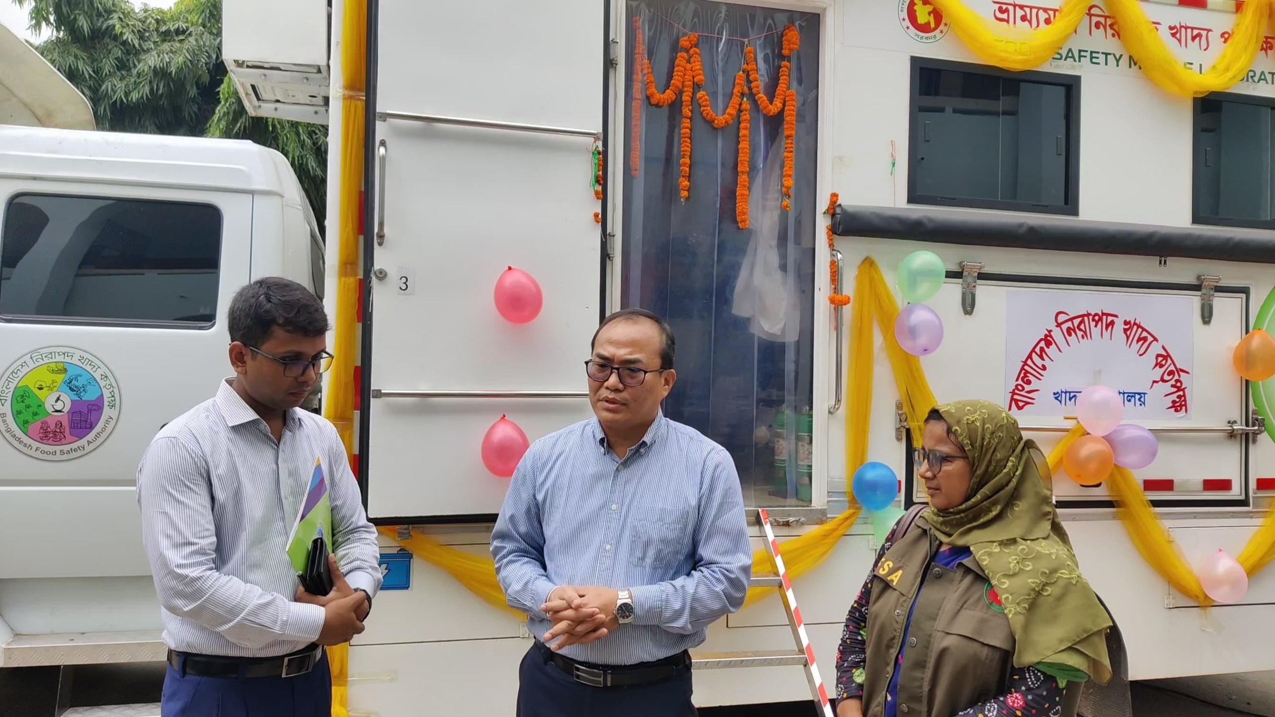 প্রথমবারের মতো চুয়াডাঙ্গায় নেমেছে ভ্রাম্যমাণ নিরাপদ খাদ্য পরীক্ষাগার