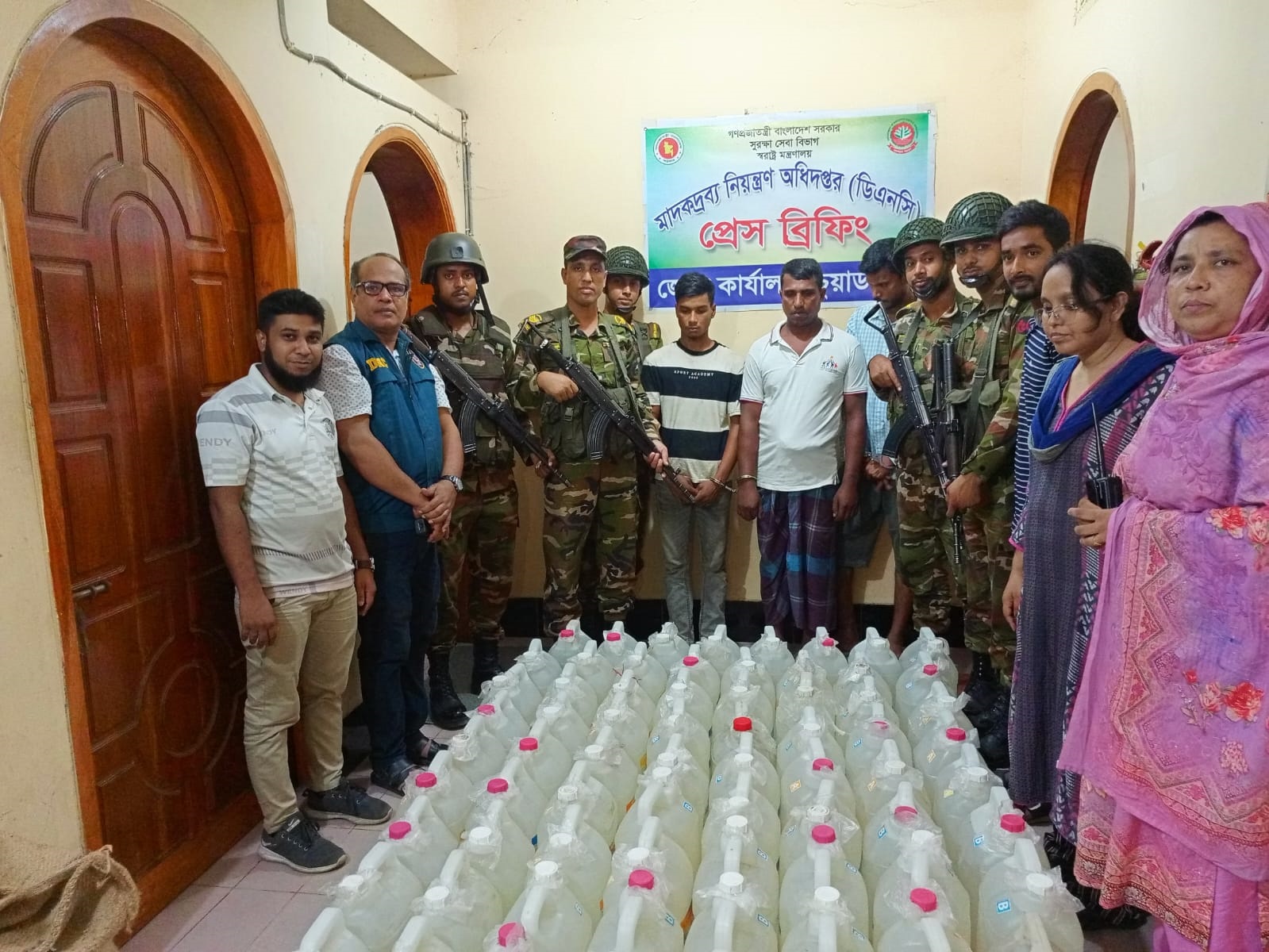 ৭২৪ লিটার রেকটিফাইট স্পিরিট উদ্ধার<br>