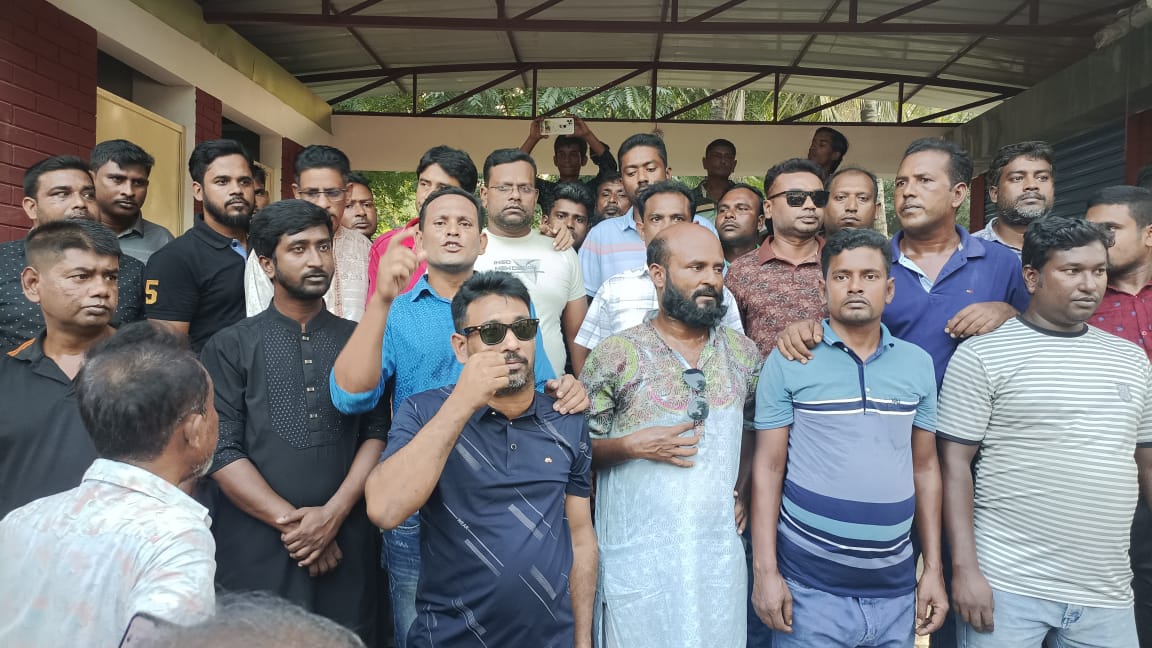 সরোজগঞ্জে যুবদলের সন্ত্রাসবিরোধী বিক্ষোভ