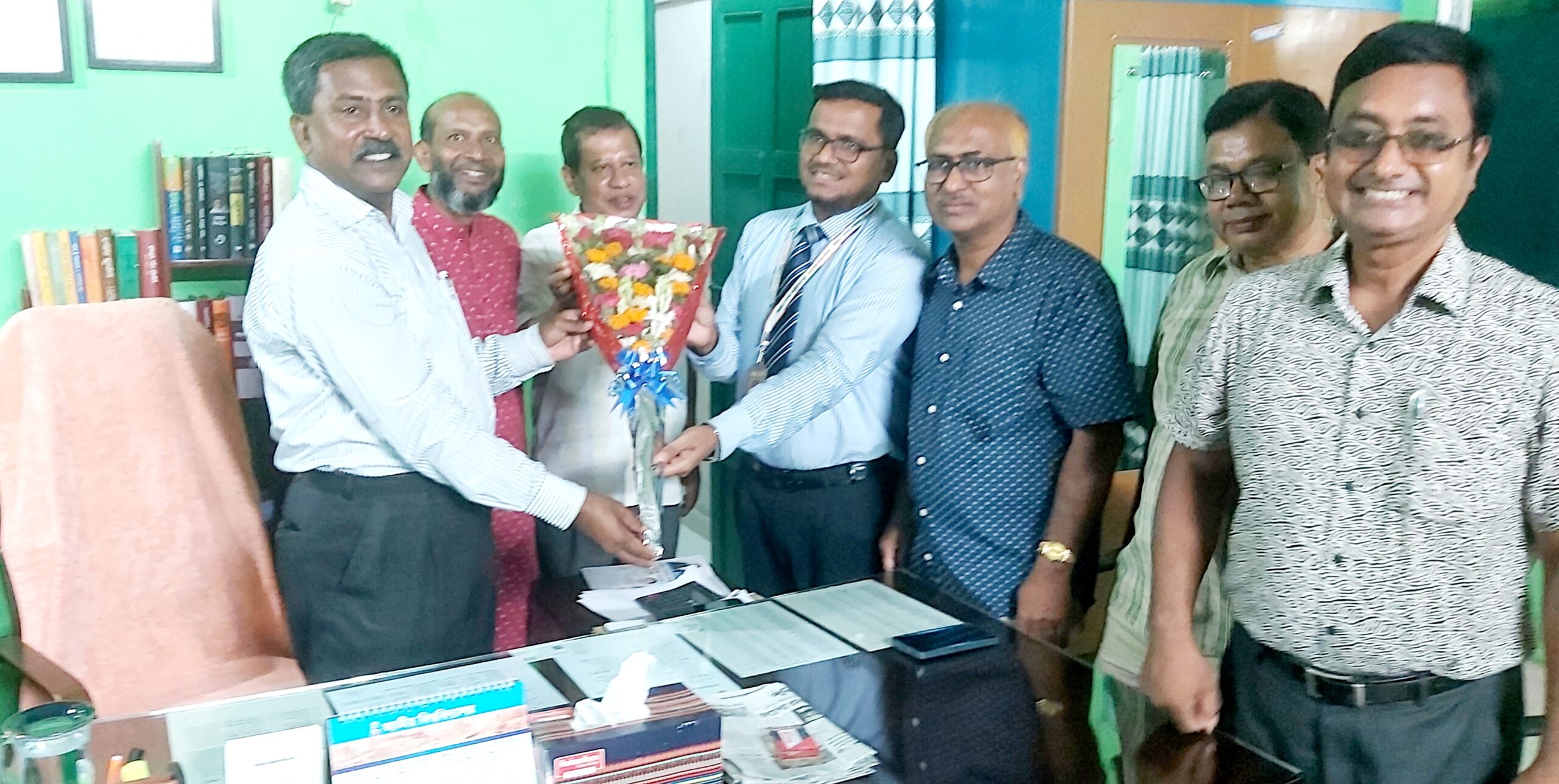 আলমডাঙ্গা সরকারি কলেজে নবাগত অধ্যক্ষকে শুভেচ্ছা