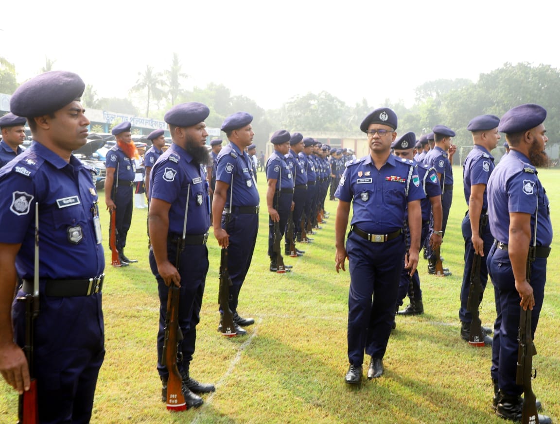 চুয়াডাঙ্গা জেলা পুলিশের সাপ্তাহিক মাস্টার প্যারেড অনুষ্ঠিত