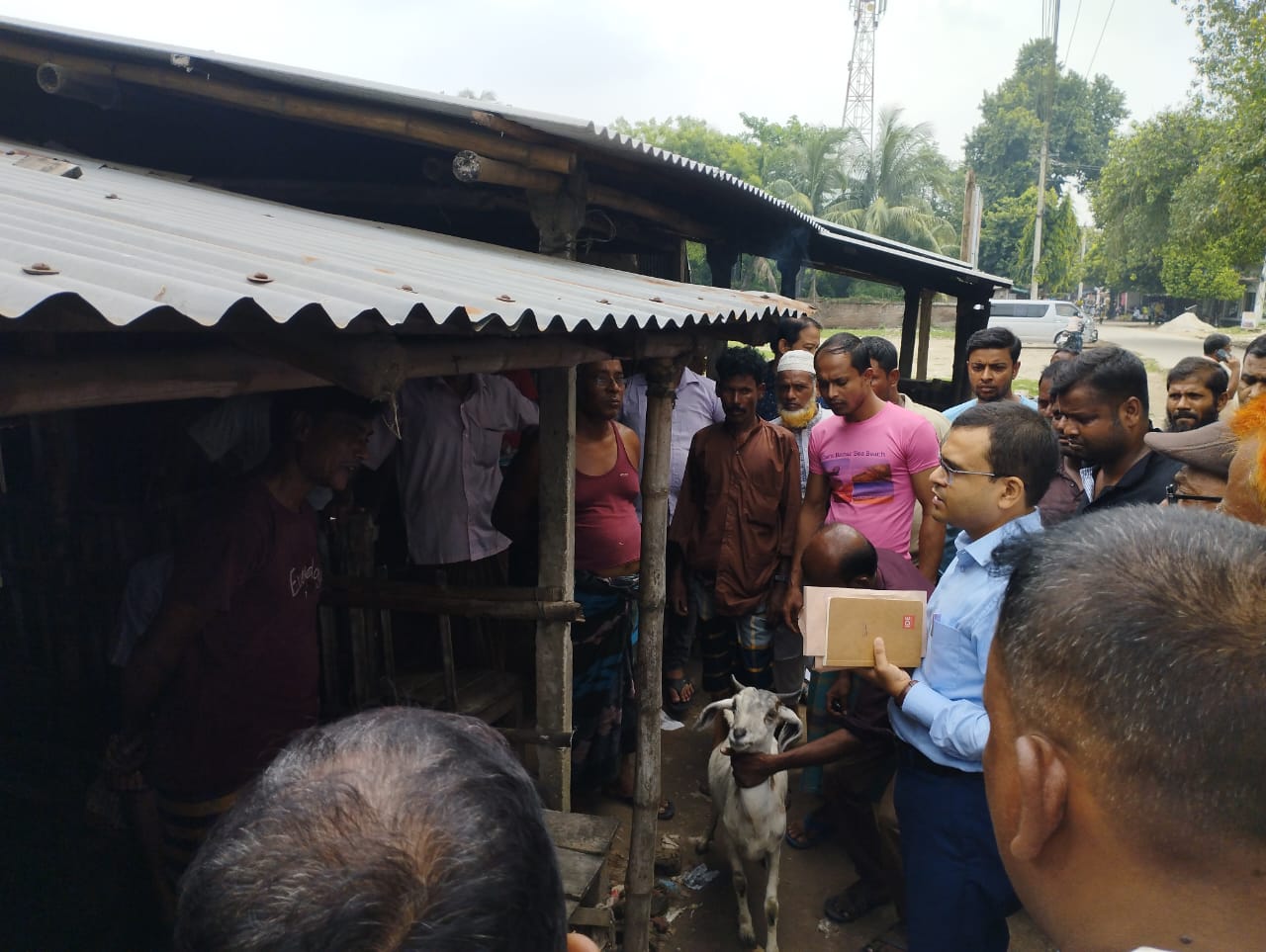 হাটবোয়ালিয়া ফুটবল মাঠের অবৈধ স্থাপনা উচ্ছেদের নির্দেশ