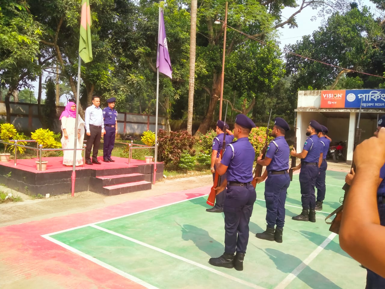 দামুড়হুদা মডেল থানা পরিদর্শনকালে জেলা প্রশাসক জহিরুল ইসলাম