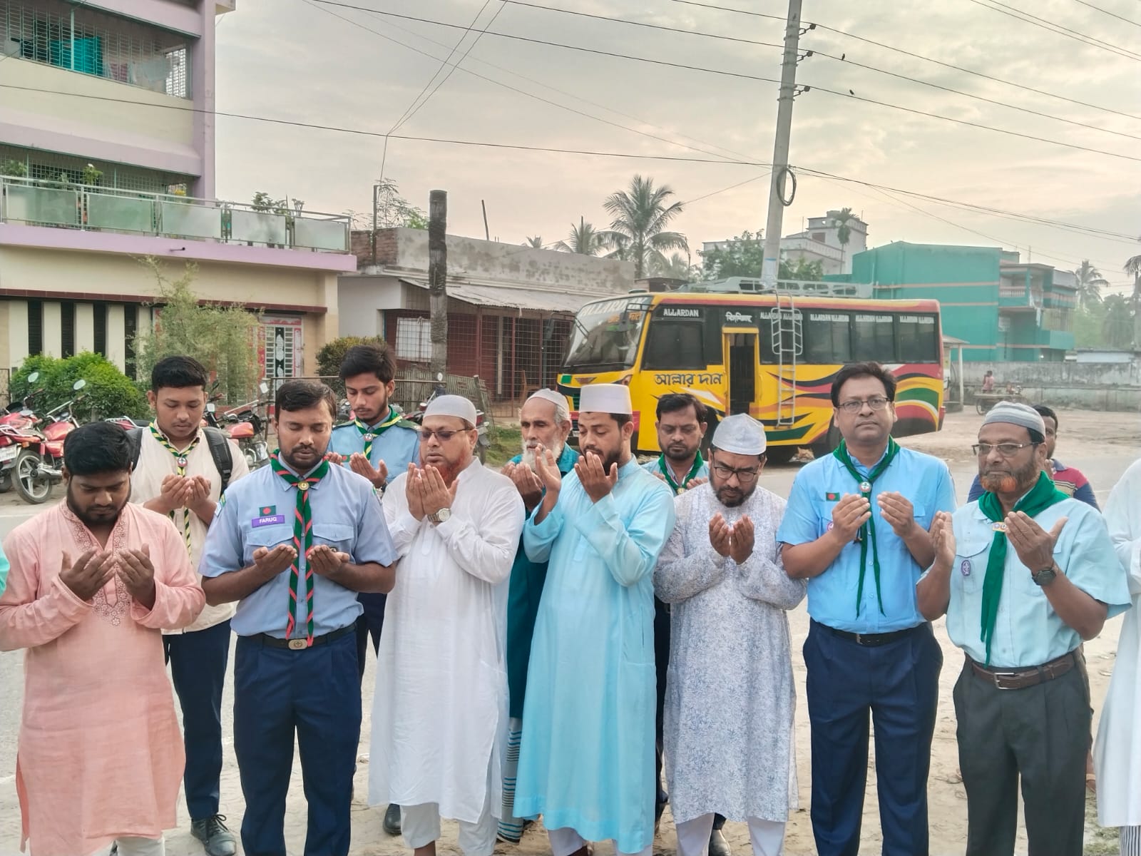 মেহেরপুরে রোভার দিবসে দোয়া ও কবর জিয়ারত