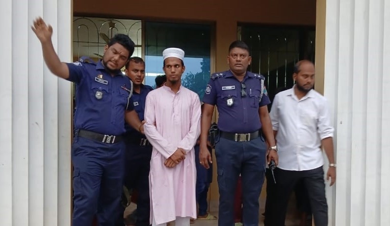 আলমডাঙ্গায় আরবি শিক্ষকের বিরুদ্ধে ছাত্রীদের সঙ্গে অনৈতিক আচরণের অভিযোগ