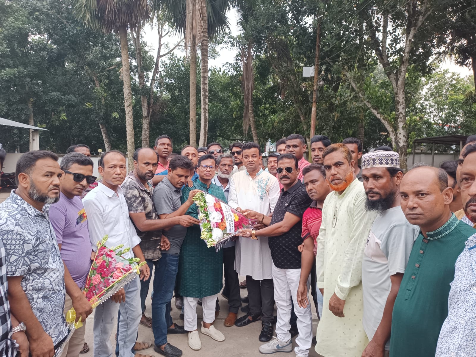জীবননগর থানার নবাগত ওসিকে পৌর যুবদল ও স্বেচ্ছাসেবক দলের শুভেচ্ছা