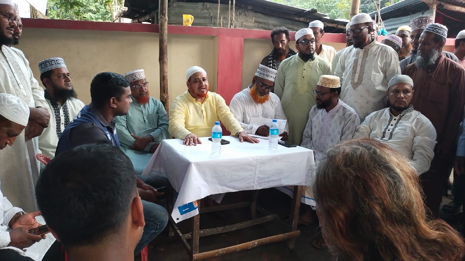 জীবননগরে বিভিন্ন পূজামণ্ডপ পরিদর্শনকালে জেলা আমির রুহুল আমিন
