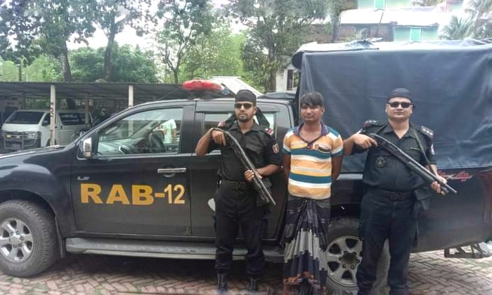 মেহেরপুরে র‍্যাবের অভিযানে ৪ কেজি গাঁজাসহ আটক ১