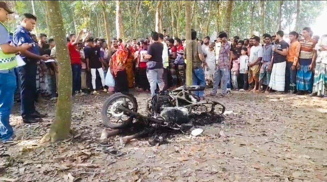 চুয়াডাঙ্গায় মোটরসাইকেলসহ যুবককে পুড়িয়ে হ*ত্যা