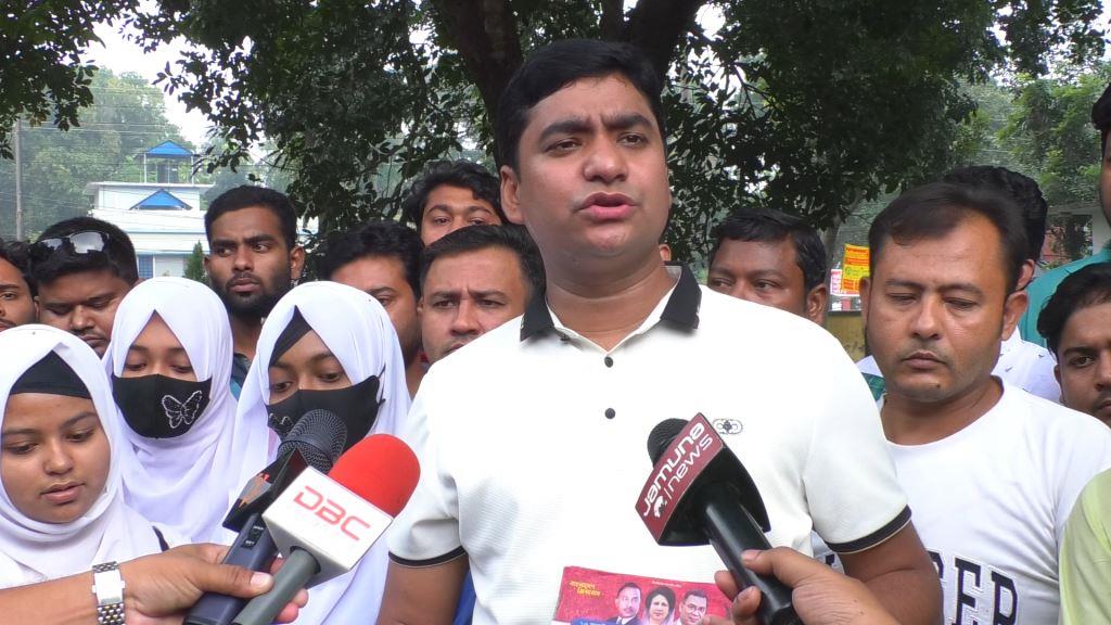 চুয়াডাঙ্গায় শিক্ষার্থীদের সাথে সাক্ষাতকালে ছাত্রদলের কেন্দ্রীয় সম্পাদক নাছির উদ্দীন
