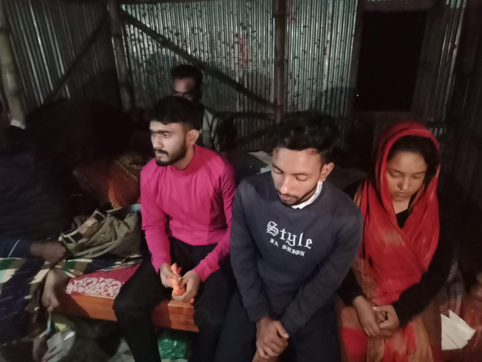 ভারতে অনুপ্রবেশ চেষ্টাকালে নারীসহ আটক ৫