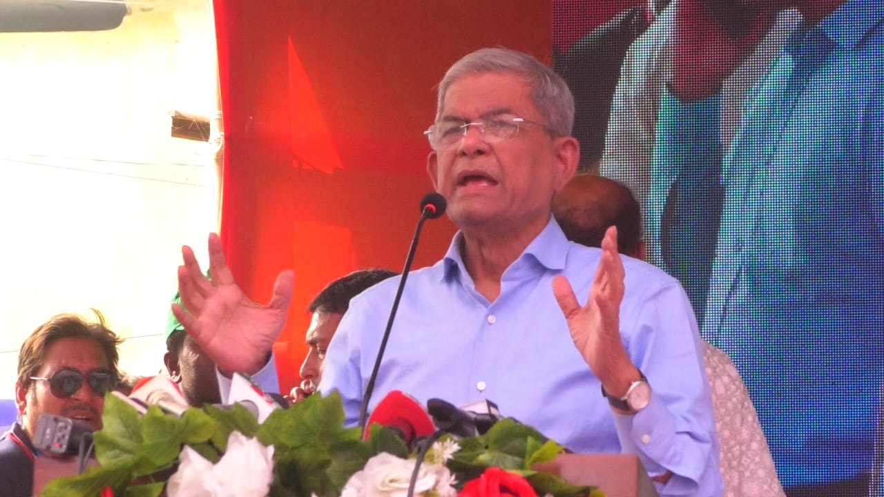 চুয়াডাঙ্গায় বিএনপির সম্মেলনে স্বেচ্ছাসেবকদের একাগ্রতায় শৃঙ্খল পরিবেশ; প্রশংসা করলেন মির্জা ফখরুল ইসলাম আলমগীর