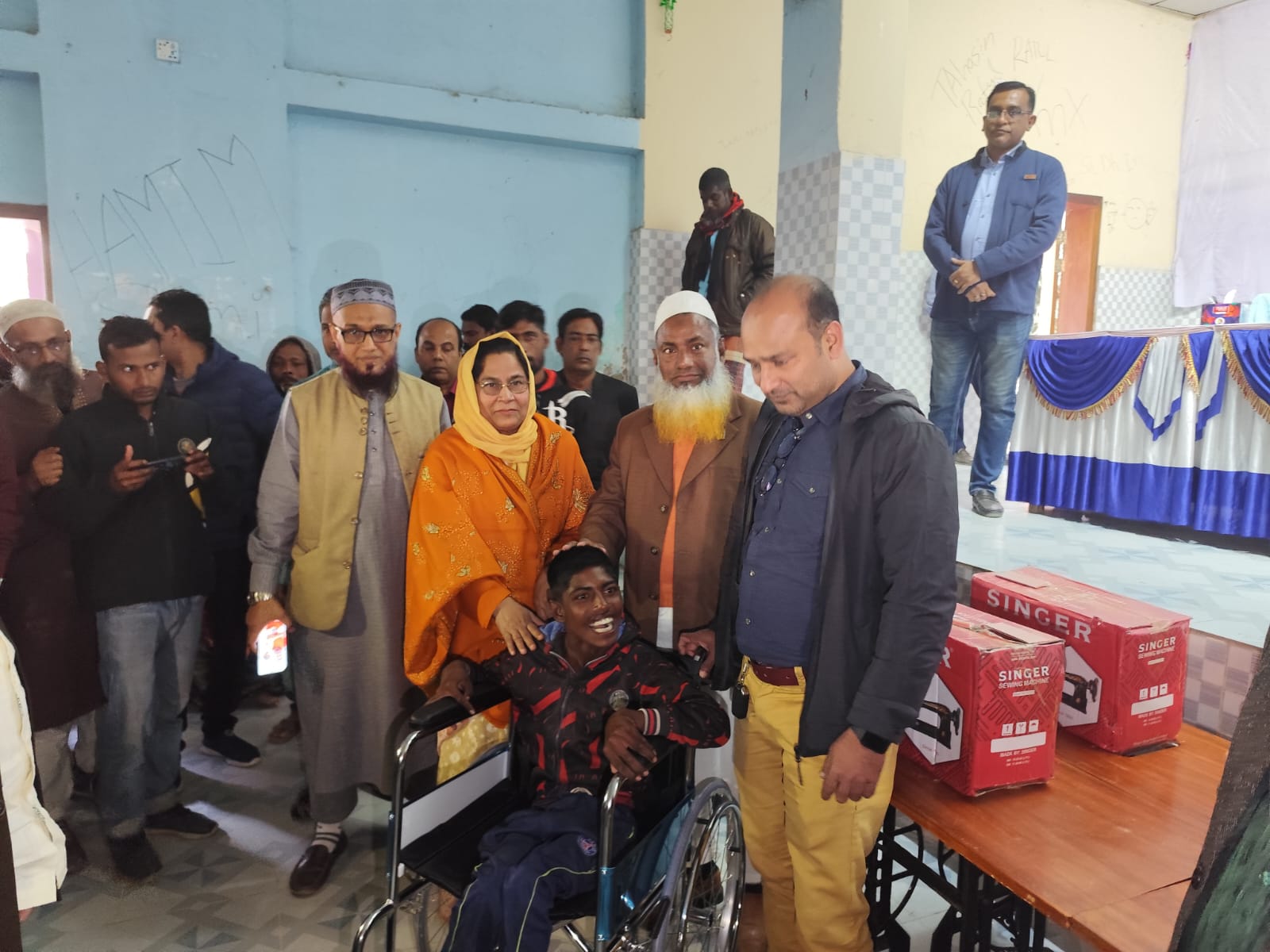 চুয়াডাঙ্গায় ‘আর্তের সেবায় আমরা একটি পরিবার’-এর উদ্যোগে শীতবস্ত্র, হুইল চেয়ার ও সেলাই মেশিন বিতরণ