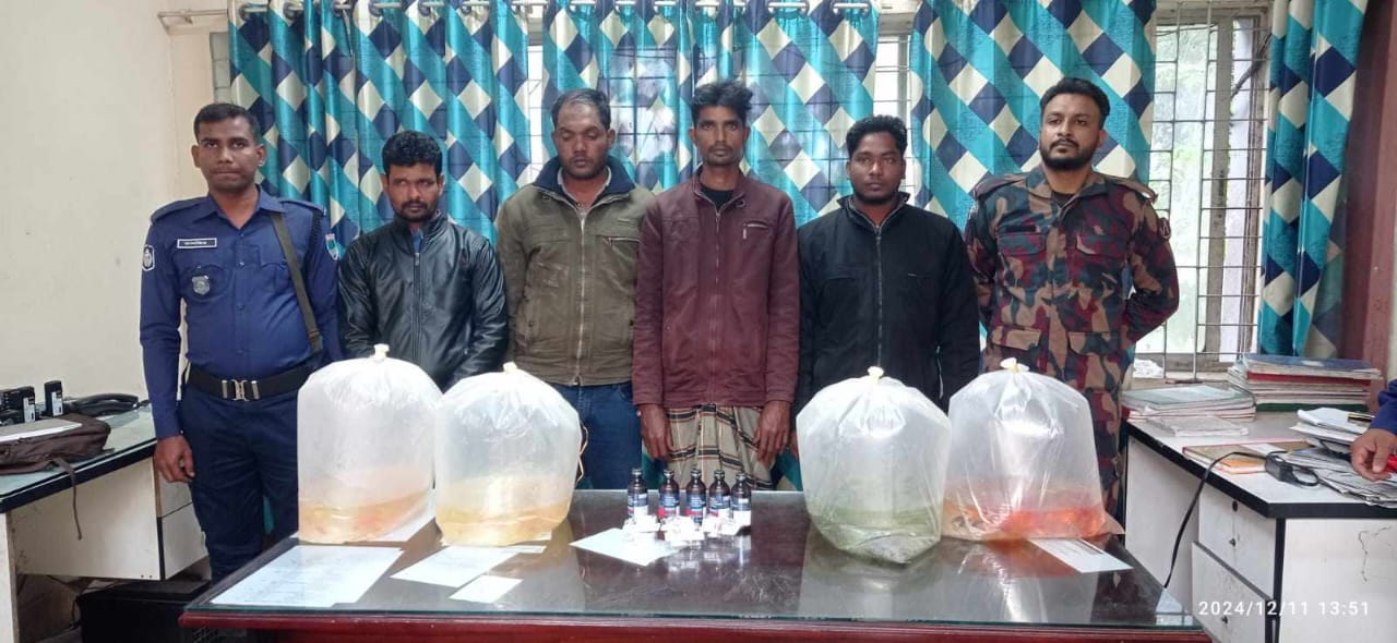 মুজিবনগরে বিজিবির চোরাচালান বিরোধী অভিযানে ফেনসিডিলসহ ৪ চোরাকারবারি আটক