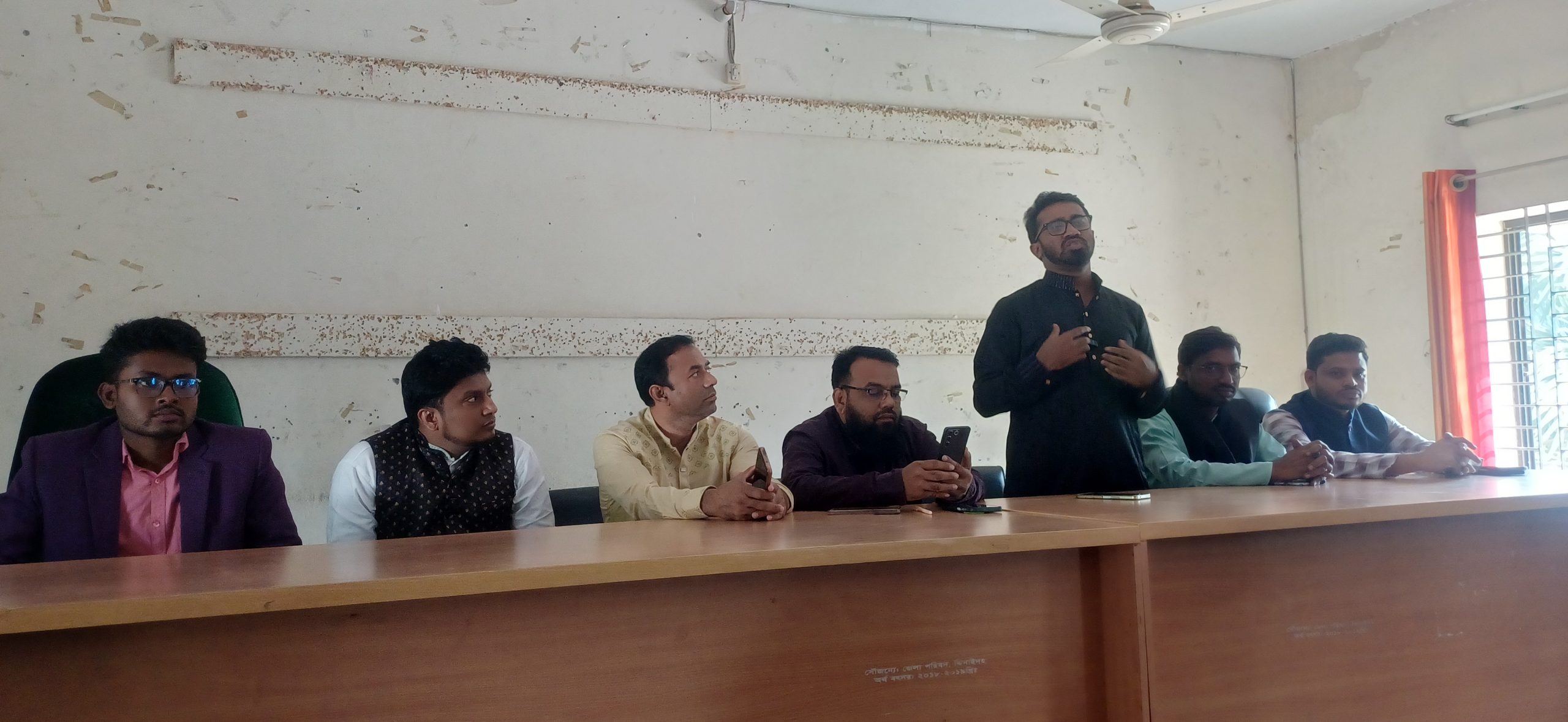 ঝিনাইদহ প্রেসক্লাবের সদস্যদের সঙ্গে মতবিরিময় সভায় রাশেদ খাঁন