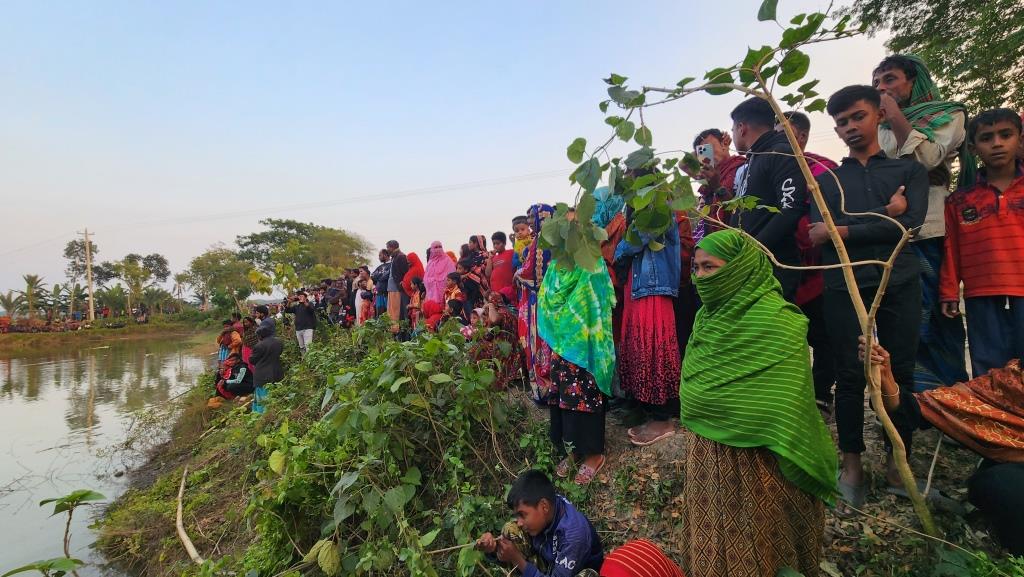 কালীগঞ্জে পুকুরে গোসল করতে নেমে দুই শিশুর মৃত্যু