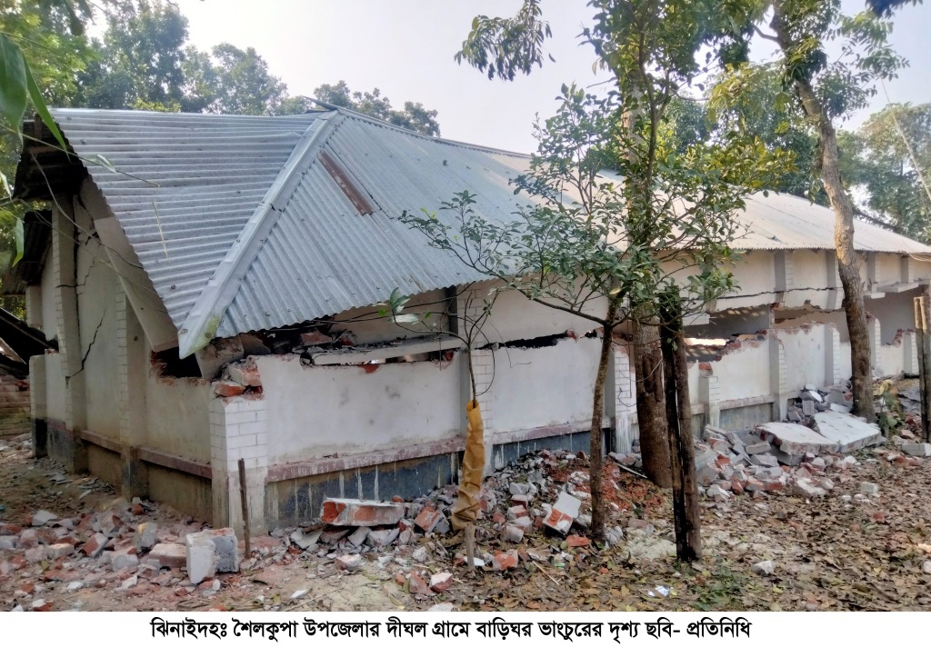 অর্ধশতাধিক বাড়িঘর গুড়িয়ে দিয়েছে দুর্বৃত্তরা