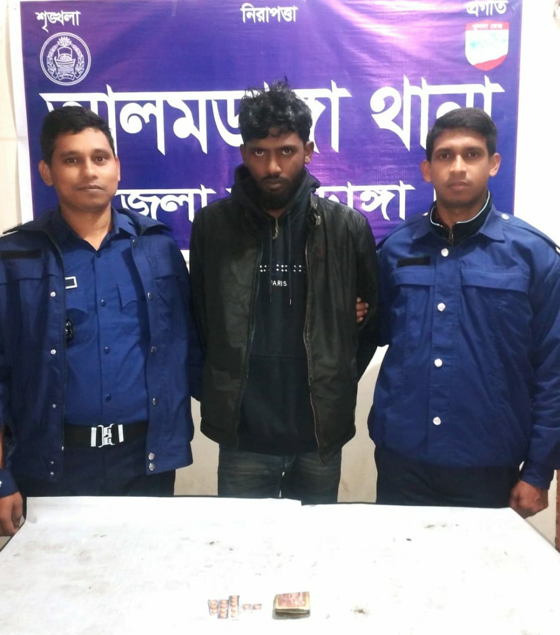 আলমডাঙ্গায় ট্যাপেন্টাডল ট্যাবলেটসহ গ্রেপ্তার ১