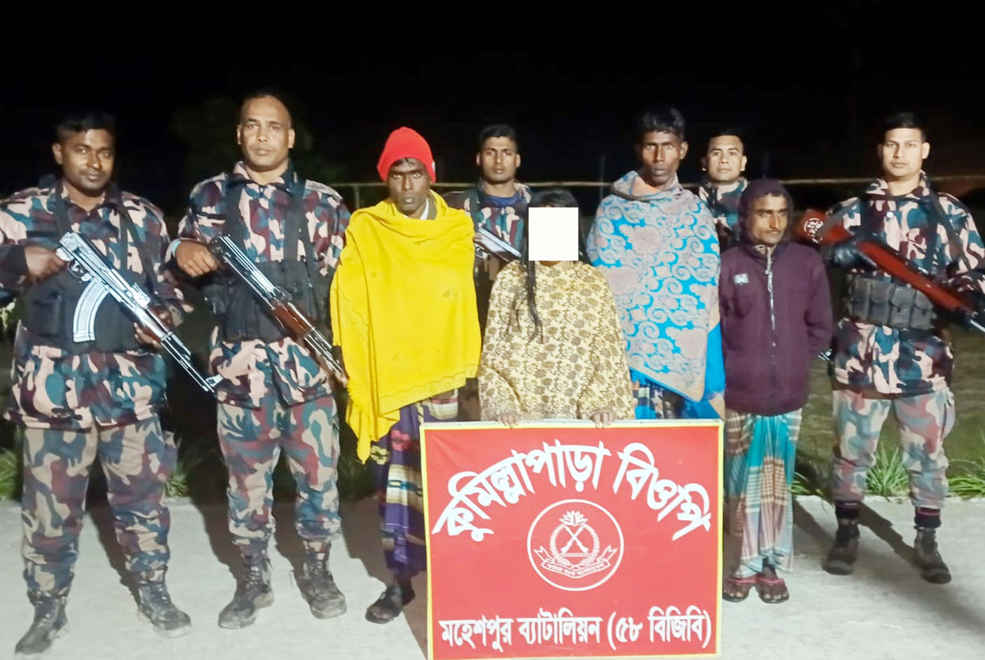 মহেশপুর সীমান্তে ভারতীয় দুর্বৃত্তদের ওপর বিজিবির ফাঁকা গুলি