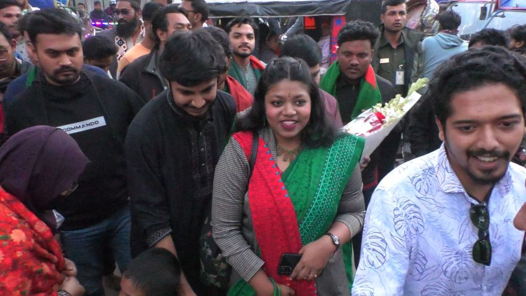 চুয়াডাঙ্গায় বিজয় মেলায় অংশ নিয়ে বৈষম্য বিরোধী ছাত্র আন্দোলনের সমন্বয়ক নুসরাত তাবাসসুম