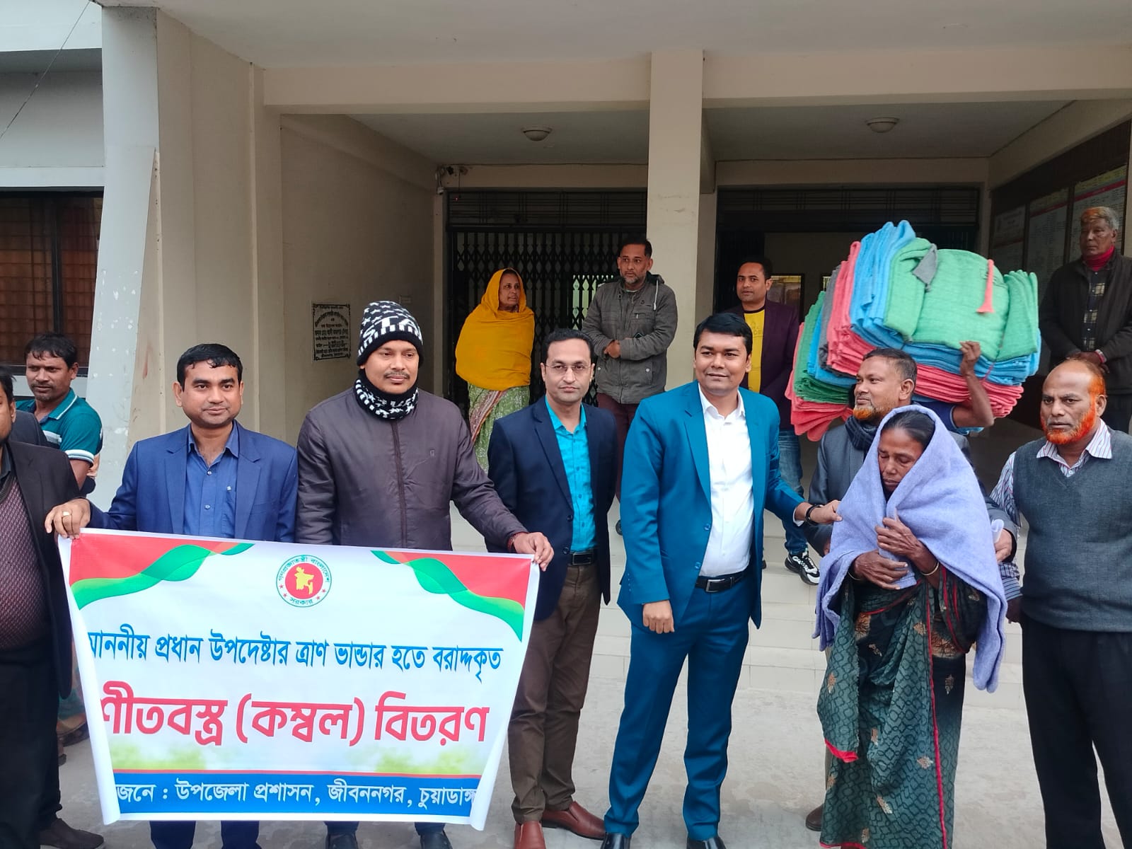 জীবননগরে দুই হাজার ৬৫টি কম্বল বিতরণ