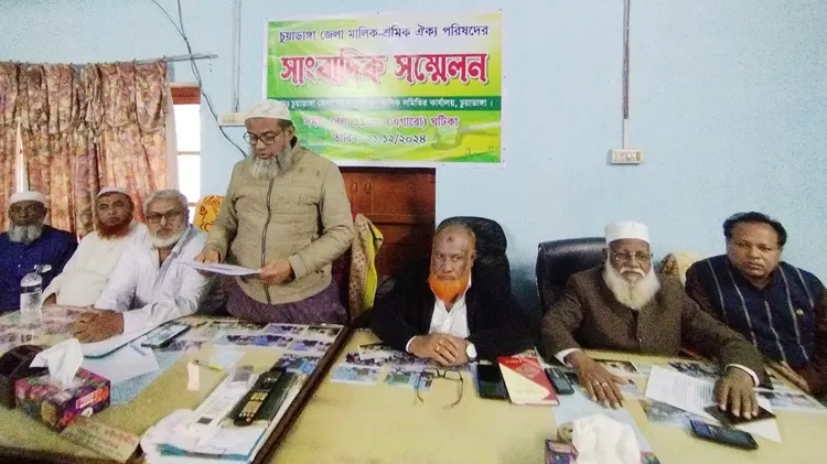 চুয়াডাঙ্গায় তিন চাকার অবৈধ যানবাহন বন্ধের দাবিতে বাস মালিকদের আল্টিমেটাম