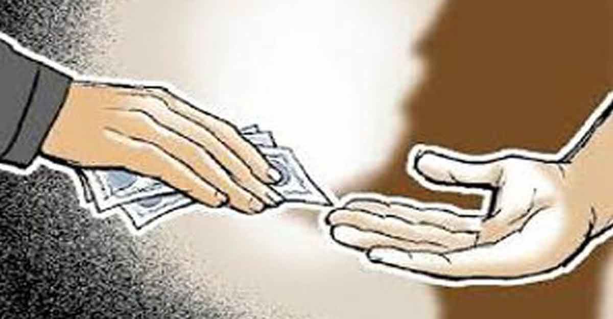 ‘মিষ্টি খাওয়ার’ টাকা ছাড়া হয় না কোনো কাজ