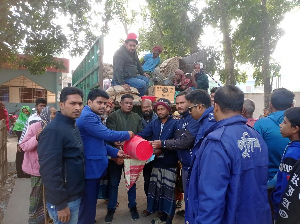 কুতুবপুর ইউনিয়নের ২ হাজার মানুষ পেলেন টিসিবির মালামাল
