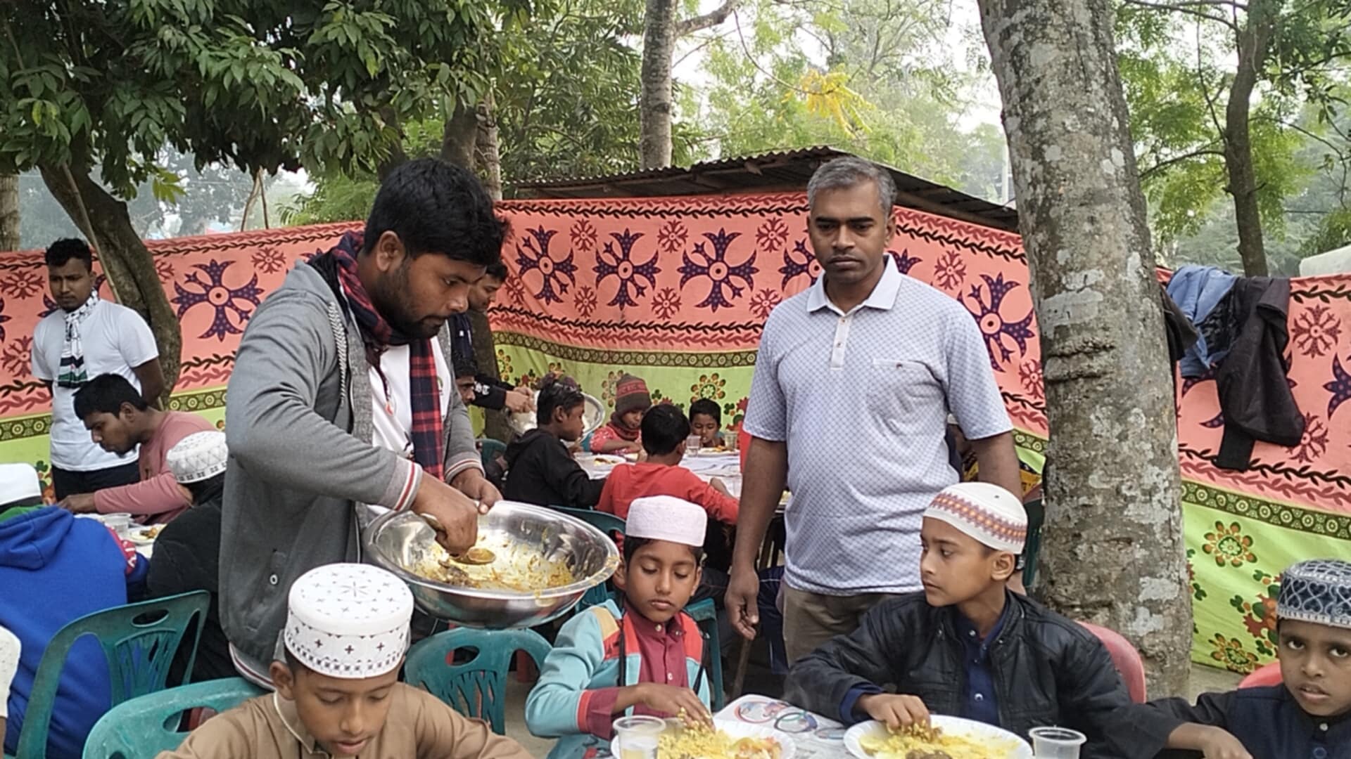 তিতুদহ ও গড়াইটুপিতে এতিম দুস্থ বাচ্চাদের নিয়ে প্রীতিভোজ