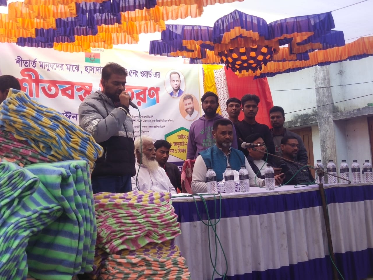 জীবননগর হাসাদাহে দুস্থদের মাঝে শীতবস্ত্র বিতরণ