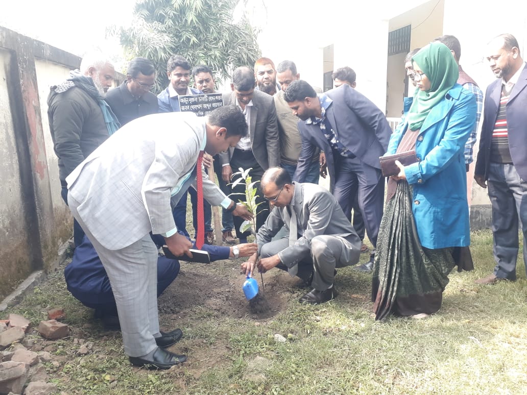 হরিণাকুণ্ডুতে মতবিনিময় সভায় জেলা প্রশাসক মোহাম্মদ আব্দুল আওয়াল