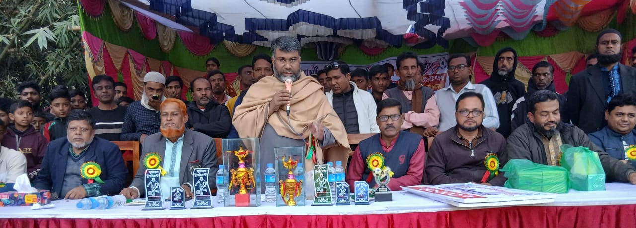 চুয়াডাঙ্গায় প্রবাসী ফুটবল টুর্নামেন্টের পুরস্কার বিতরণকালে বিএনপি নেতা শরীফুজ্জামান