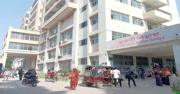 ঝিনাইদহ জেনারেল হাসপাতালের তত্ত্বাবধায়কের সাথে অসৌজন্যমূলক আচরণ