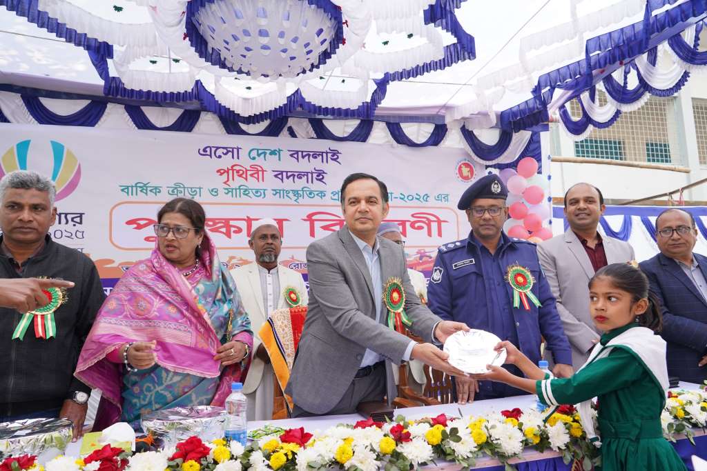 শিক্ষার্থীদের সোস্যাল মিডিয়া থেকে দূরে থাকতে হবে- ডিসি