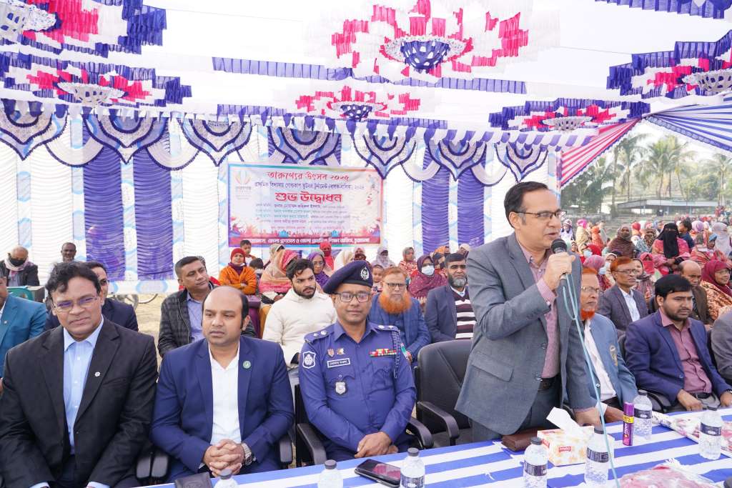 চুয়াডাঙ্গায় তারুণ্যের উৎসব উদ্যাপনে গোল্ডকাপ ফুটবল টুর্নামেন্টের উদ্বোধন