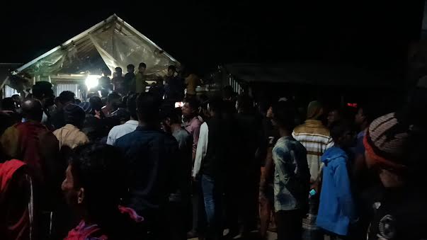 দর্শনার হরিশ্চন্দ্রপুর-সড়াবাড়িয়া সড়কে মোটরসাইকেল থামিয়ে ছিনতাই