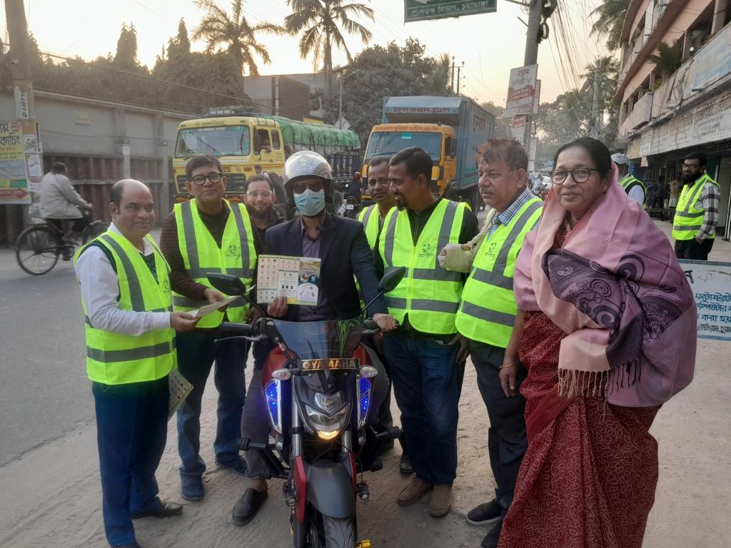 চুয়াডাঙ্গায় নিসচার লিফলেট বিতরণ ও পিঠা উৎসব