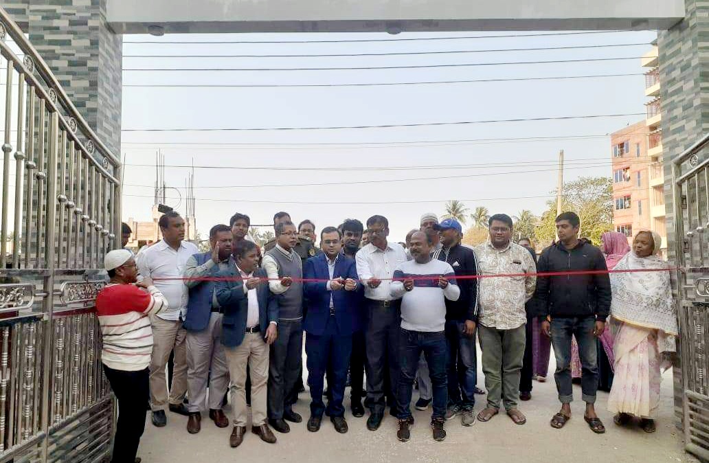 আলমডাঙ্গা পৌরসভার নতুন গেট নির্মাণকাজের উদ্বোধন