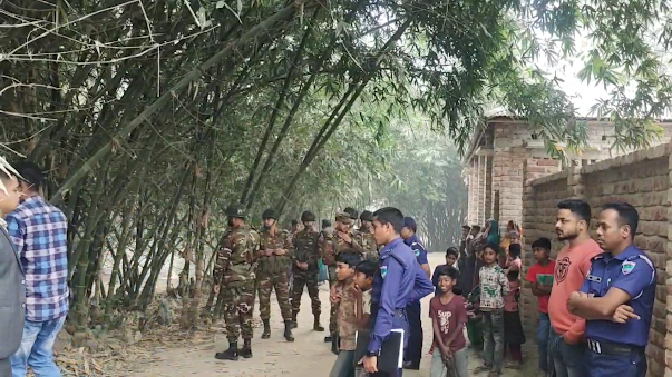 দর্শনা কেরু চত্বরে একের পর এক বোমা উদ্ধার