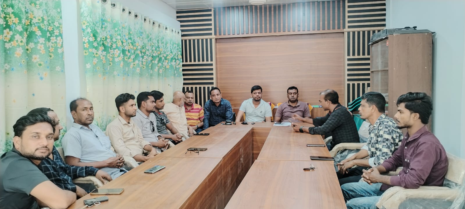 দামুড়হুদা প্রেসক্লাবের জরুরি সভা অনুষ্ঠিত