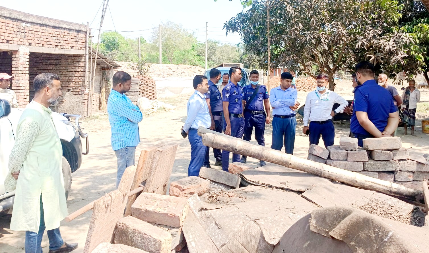 দুই ইটভাটায় ১ লাখ ২০ হাজার টাকা জরিমানা